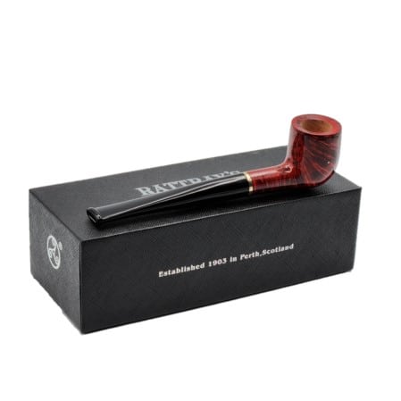 Rattray Pipes are crafted by the world's oldest pipe companies. The  'Mary' series features three very elegant pipes for the short smoke in-between. The extra slim stem is exactly large enough to hold a 9 mm filter. Low-maintenance acrylic and is fitted for a 9mm filter to make up the mouthpiece. Presented in an original Rattray's pouch and box.