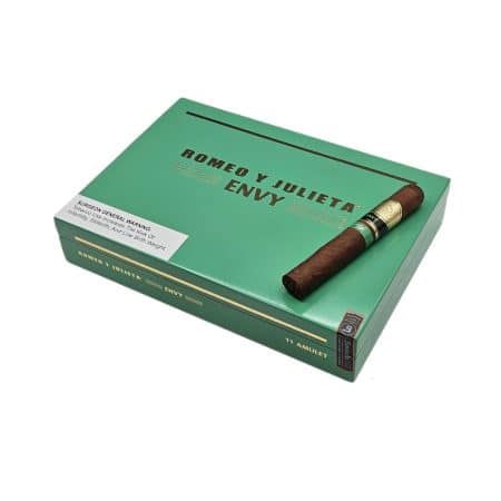 Romeo y Julieta Envy Cigars are medium to full-bodied with flavorful and balanced notes of oak, honey, sweetness and cream through the finish.